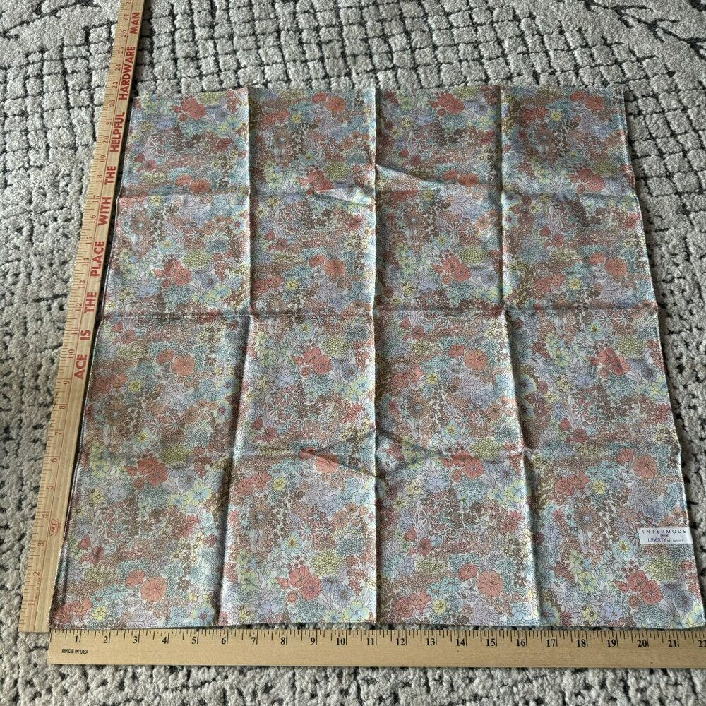 DAKS, Intermode, Laura Ashely Lot of 4 handkerchief Made‎ in Japan 18 X 18 New